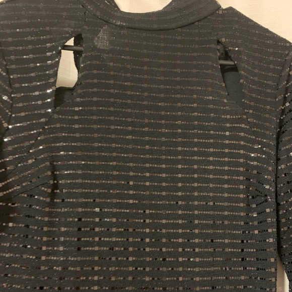 Shiny dress - Picture 3 of 5